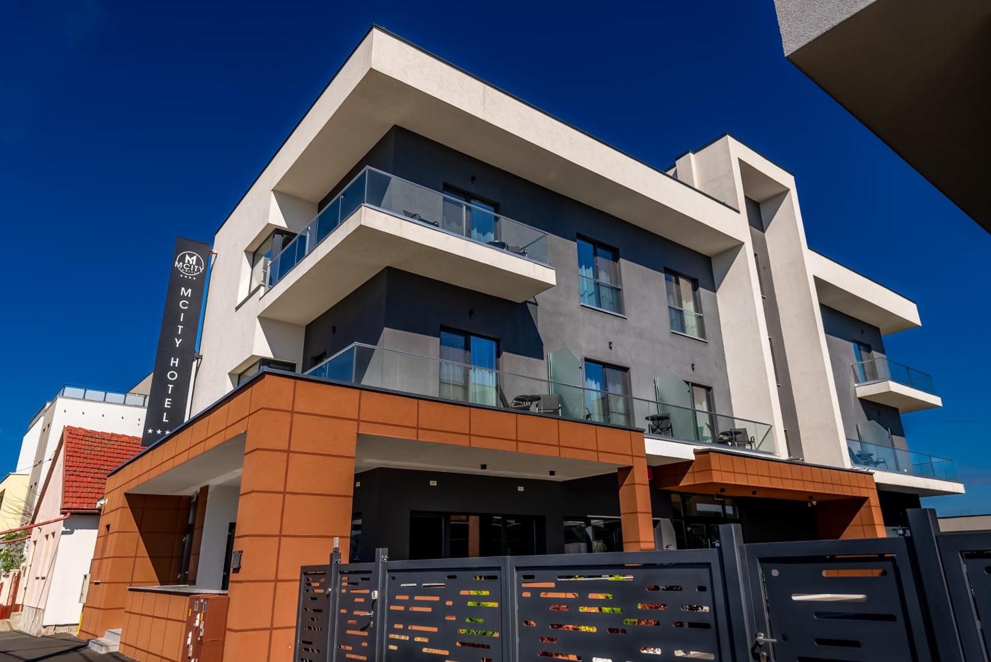 אראד M City Aparthotel מראה חיצוני תמונה