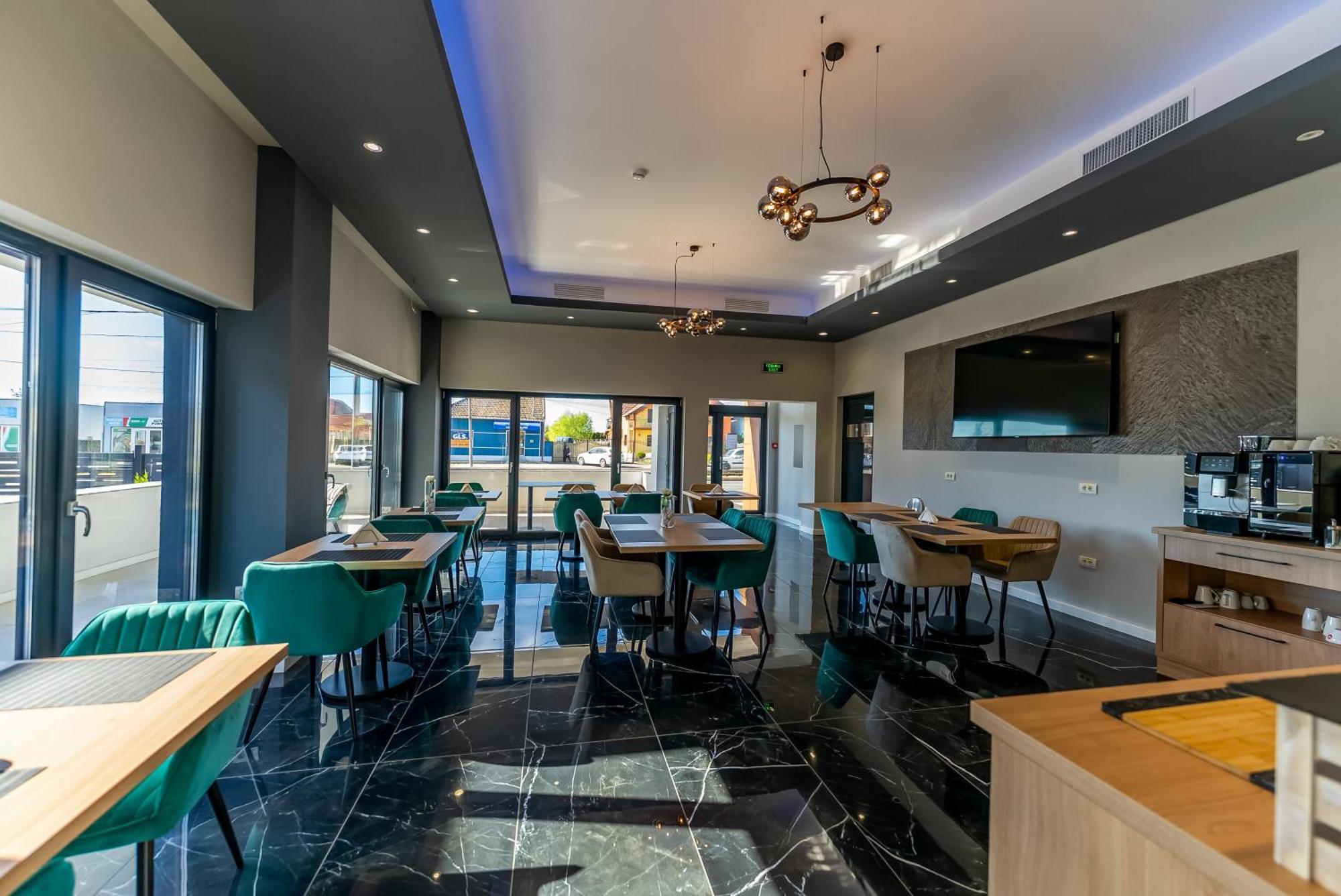 אראד M City Aparthotel מראה חיצוני תמונה