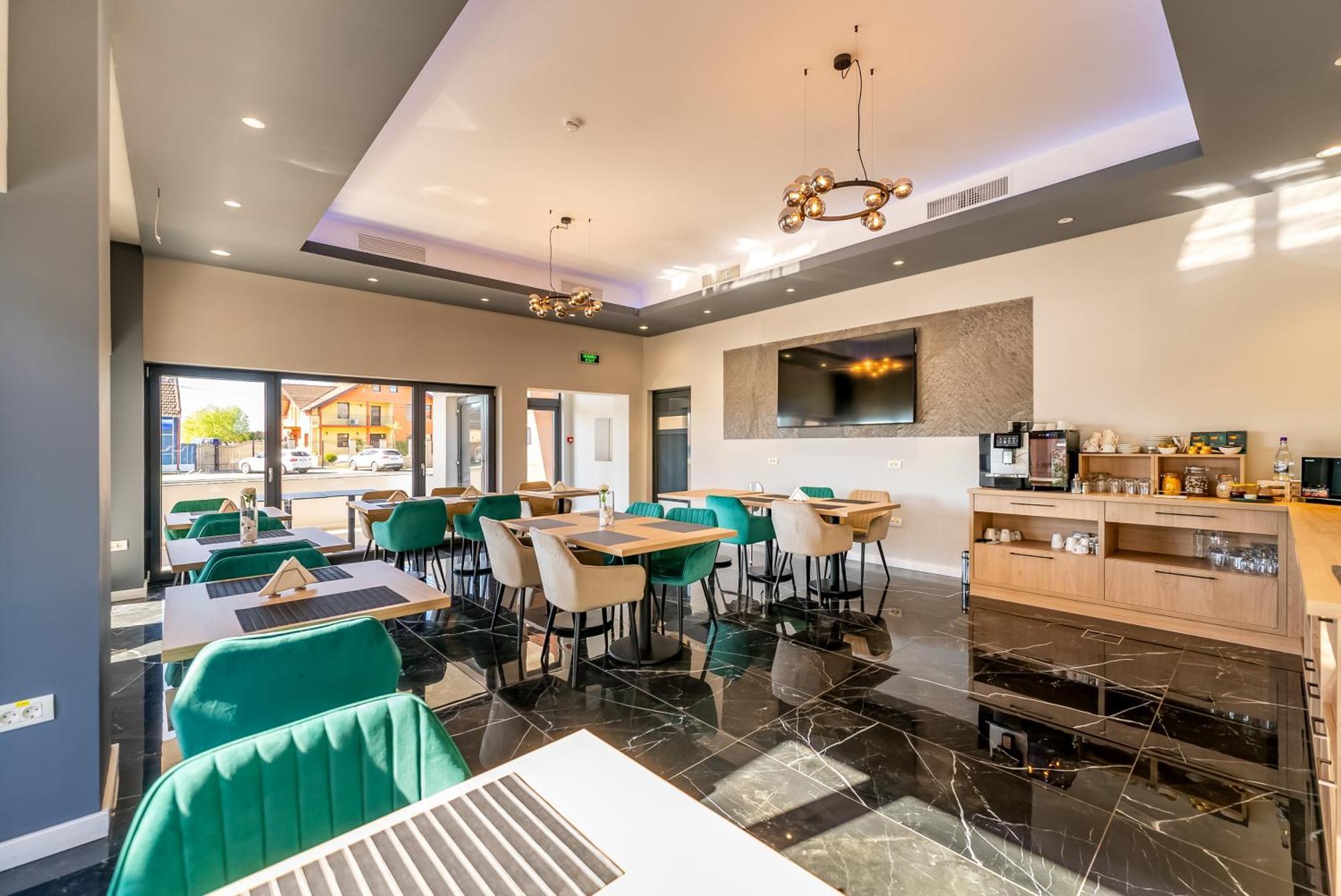 אראד M City Aparthotel מראה חיצוני תמונה
